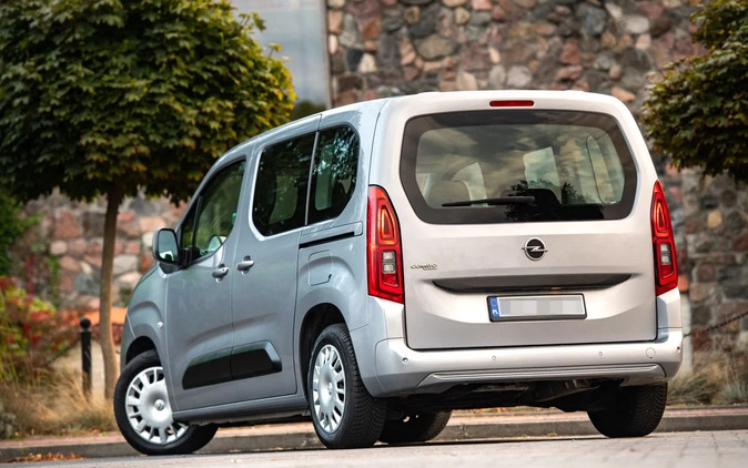 Opel Combo cena 46500 przebieg: 175000, rok produkcji 2019 z Tomaszów Mazowiecki małe 379